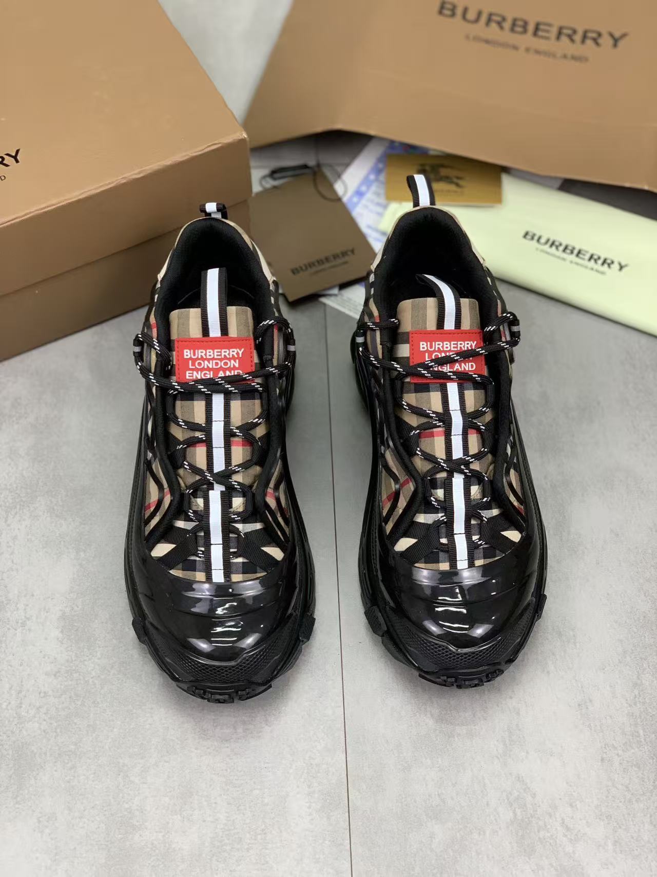 Burberry Shoes(AAA)-016