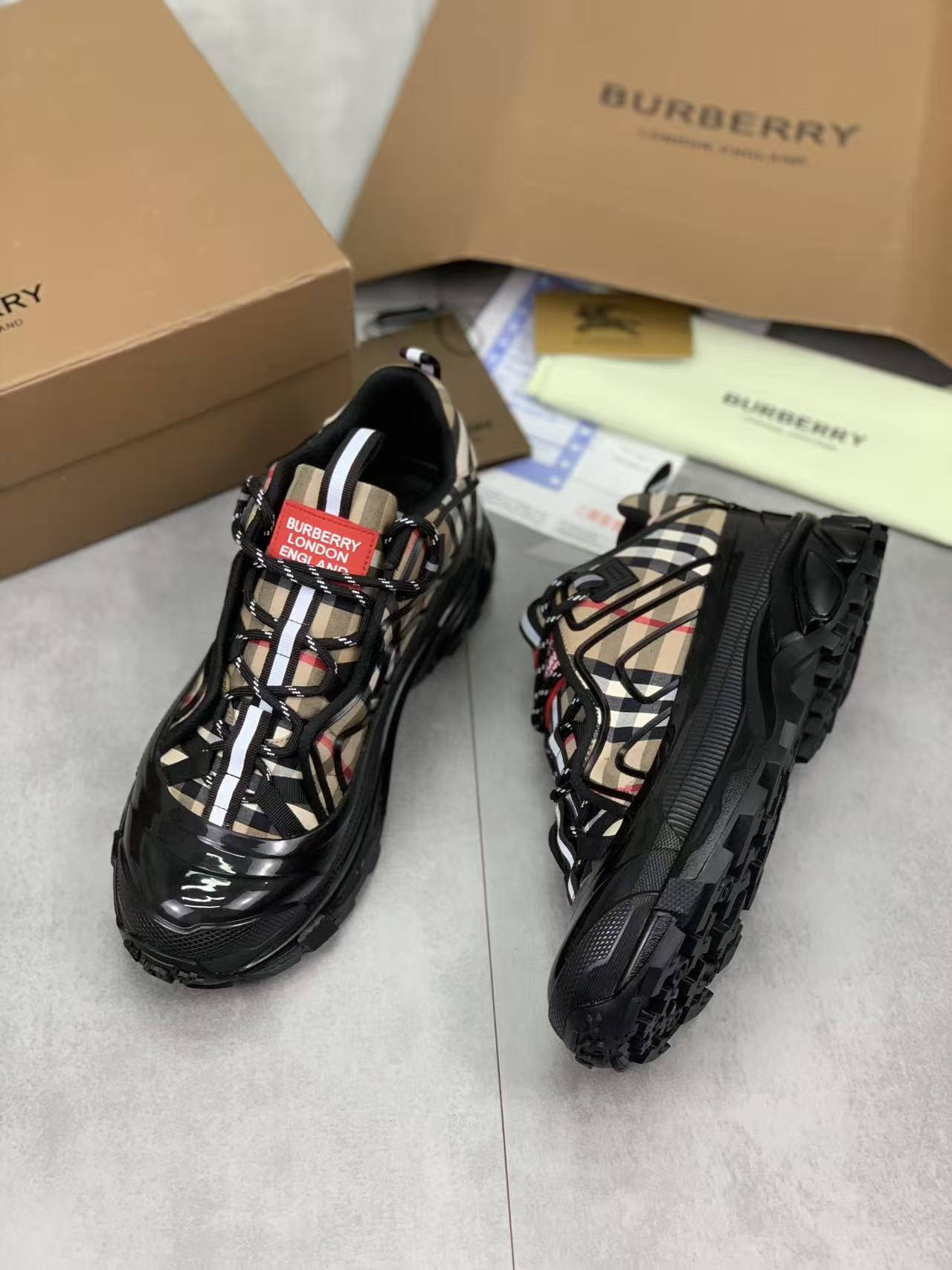 Burberry Shoes(AAA)-016