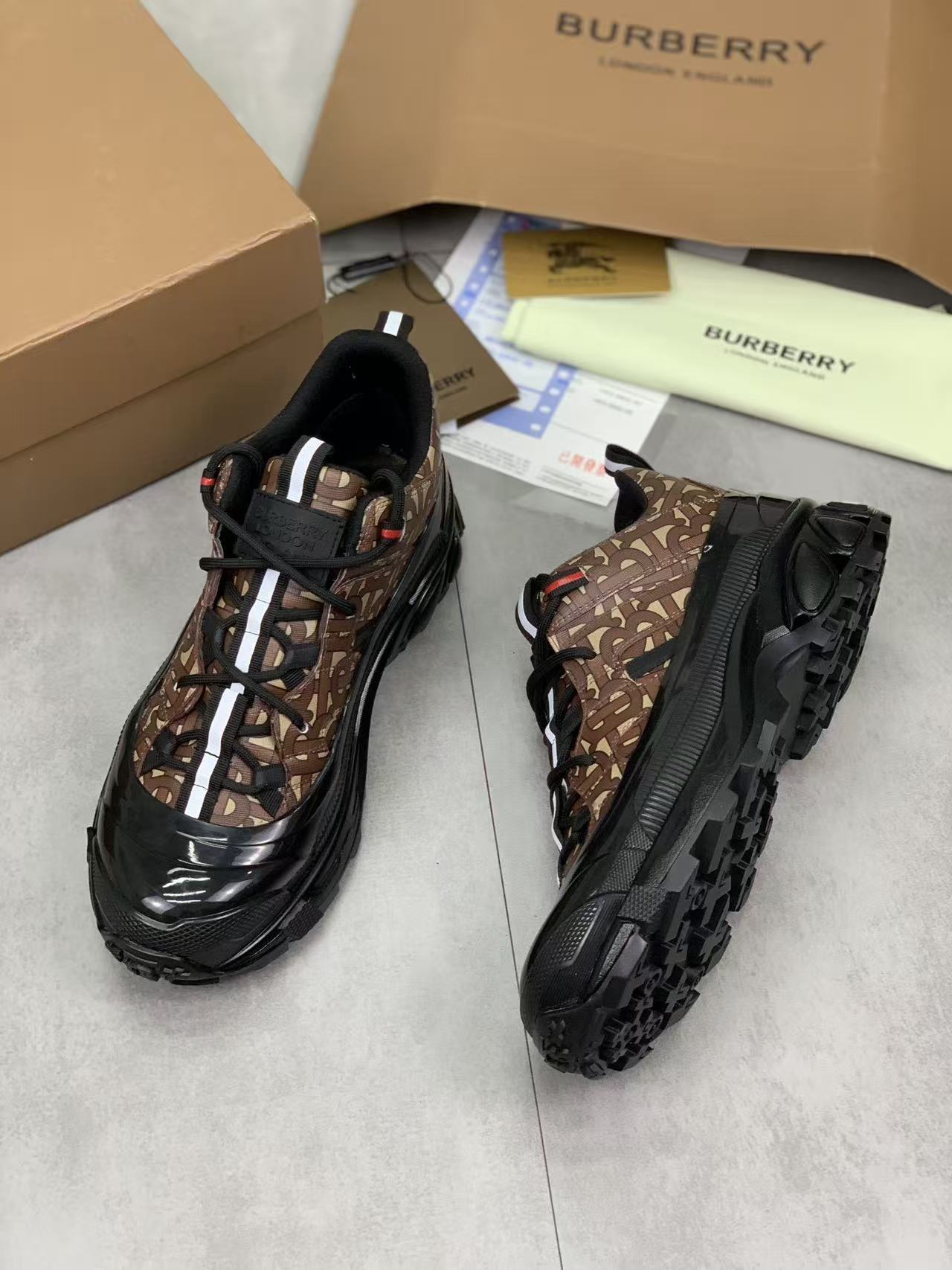 Burberry Shoes(AAA)-017