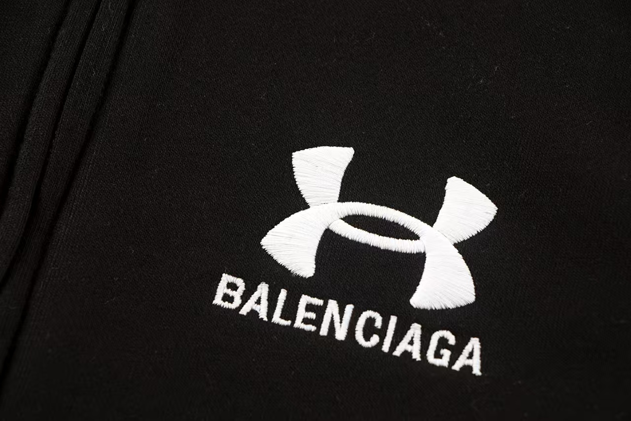 Balenciaga Hoody-084