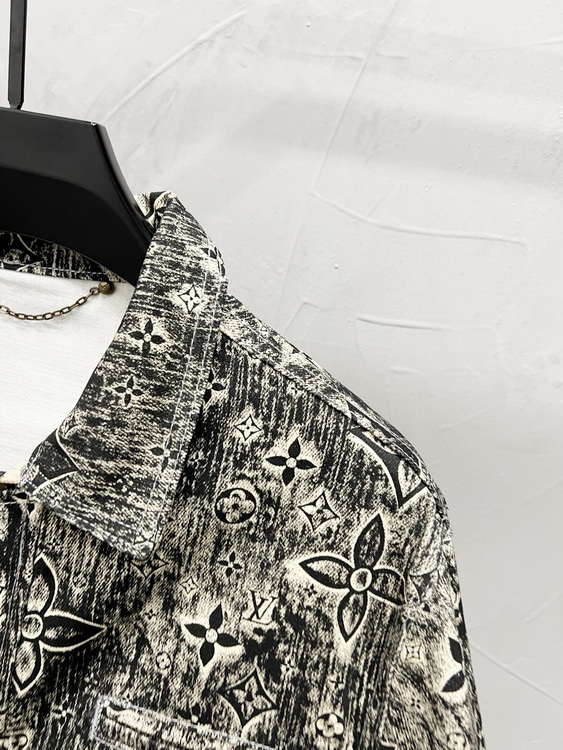 LV Jacket-143