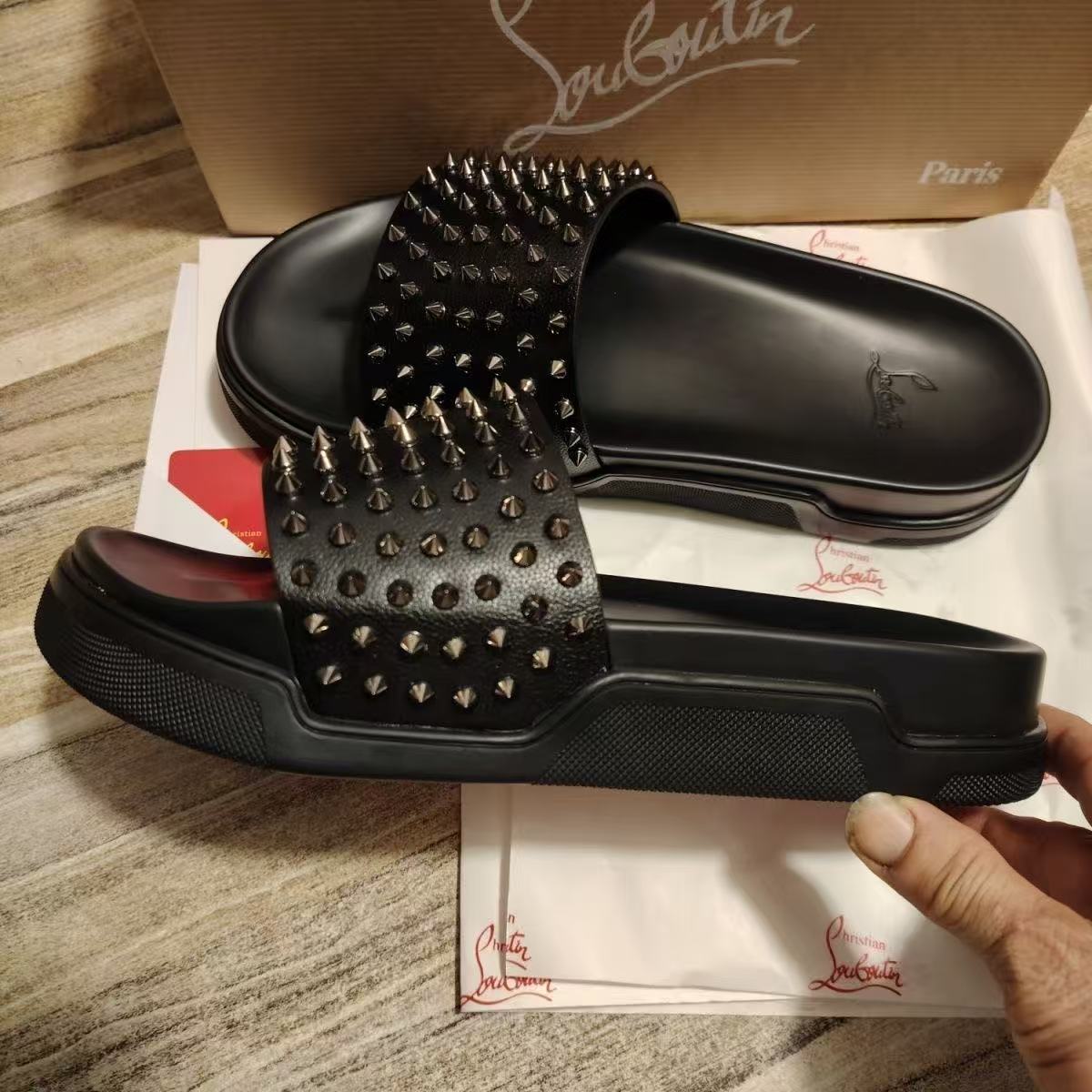 Christian Louboutin Slippers(AAA)-016