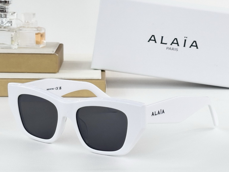 ALAIA Sunglasses(AAAA)-008