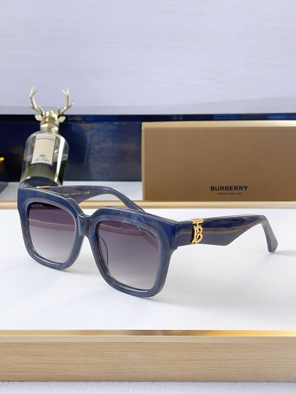 BURBERRY Sunglasses(AAAA)-018