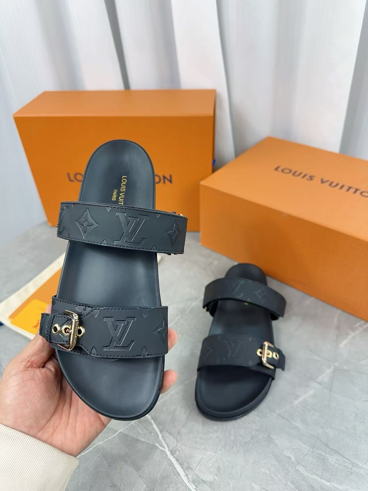 LV Slippers(AAA)-096