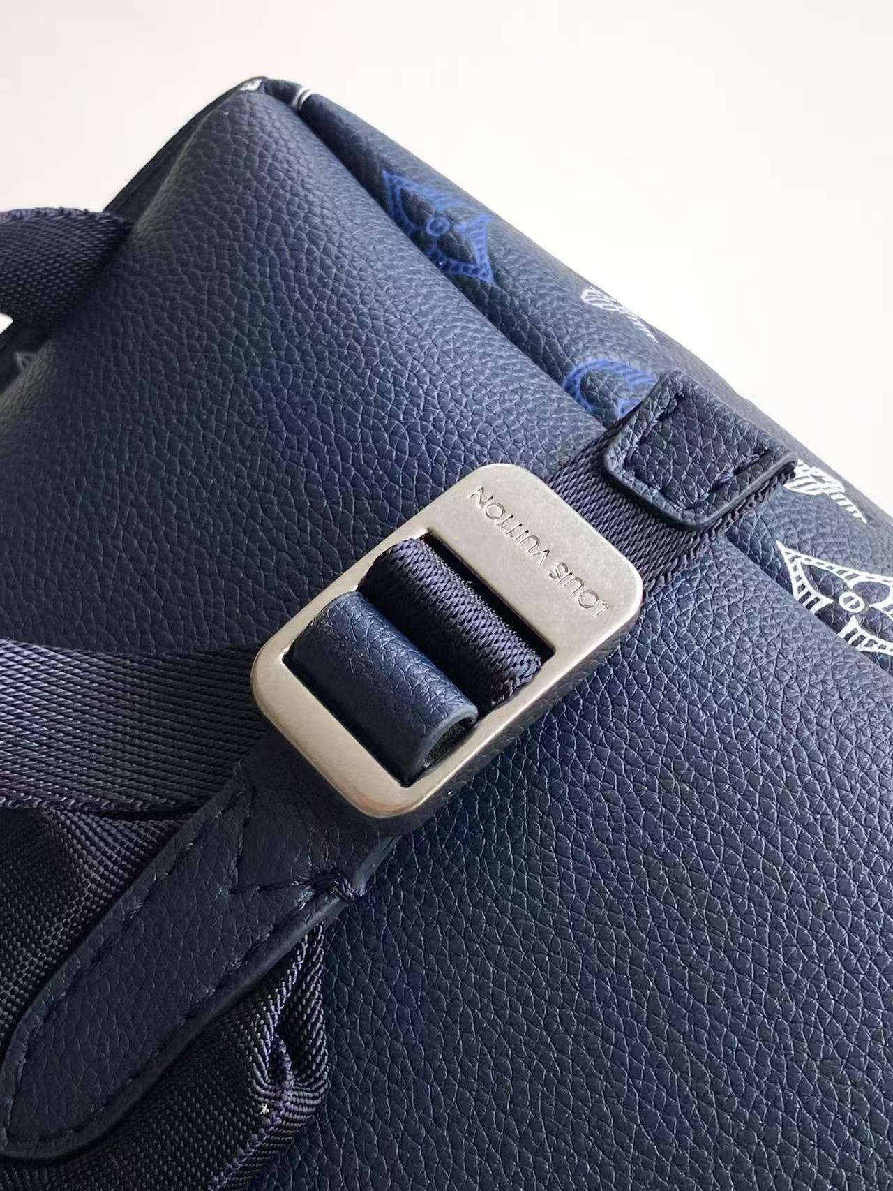 LV Backpack(AAA)-206