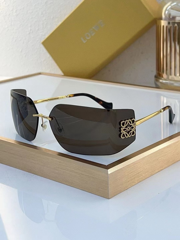 LOEWE Sunglasses(AAAA)-007