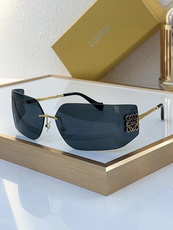 LOEWE Sunglasses(AAAA)-006