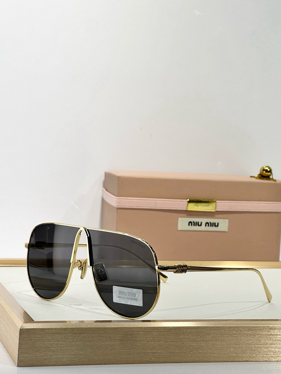 MIUMIU Sunglasses(AAAA)-812