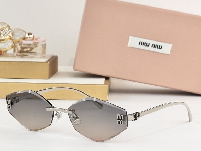 MIUMIU Sunglasses(AAAA)-300