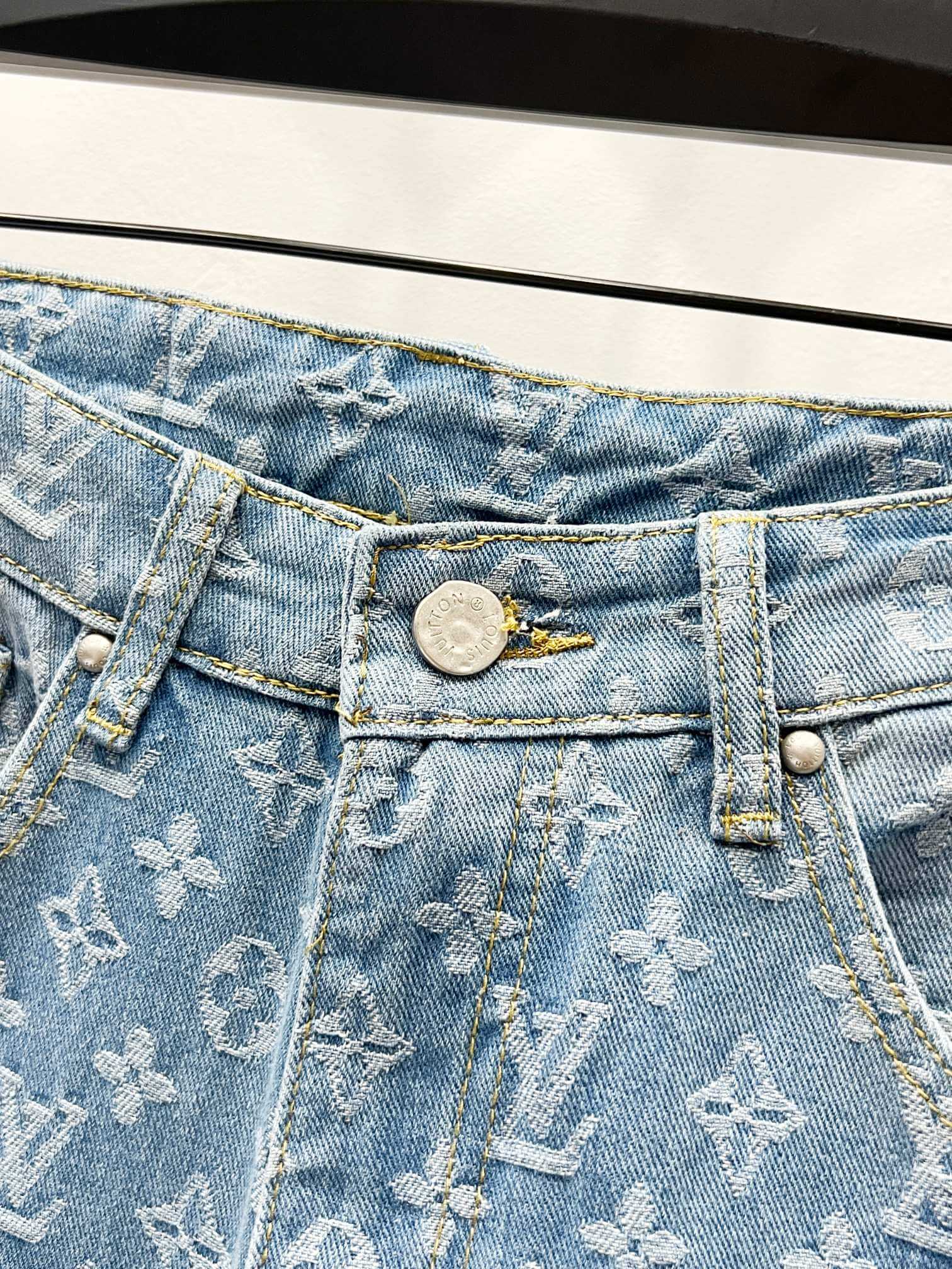 LV Jeans-150