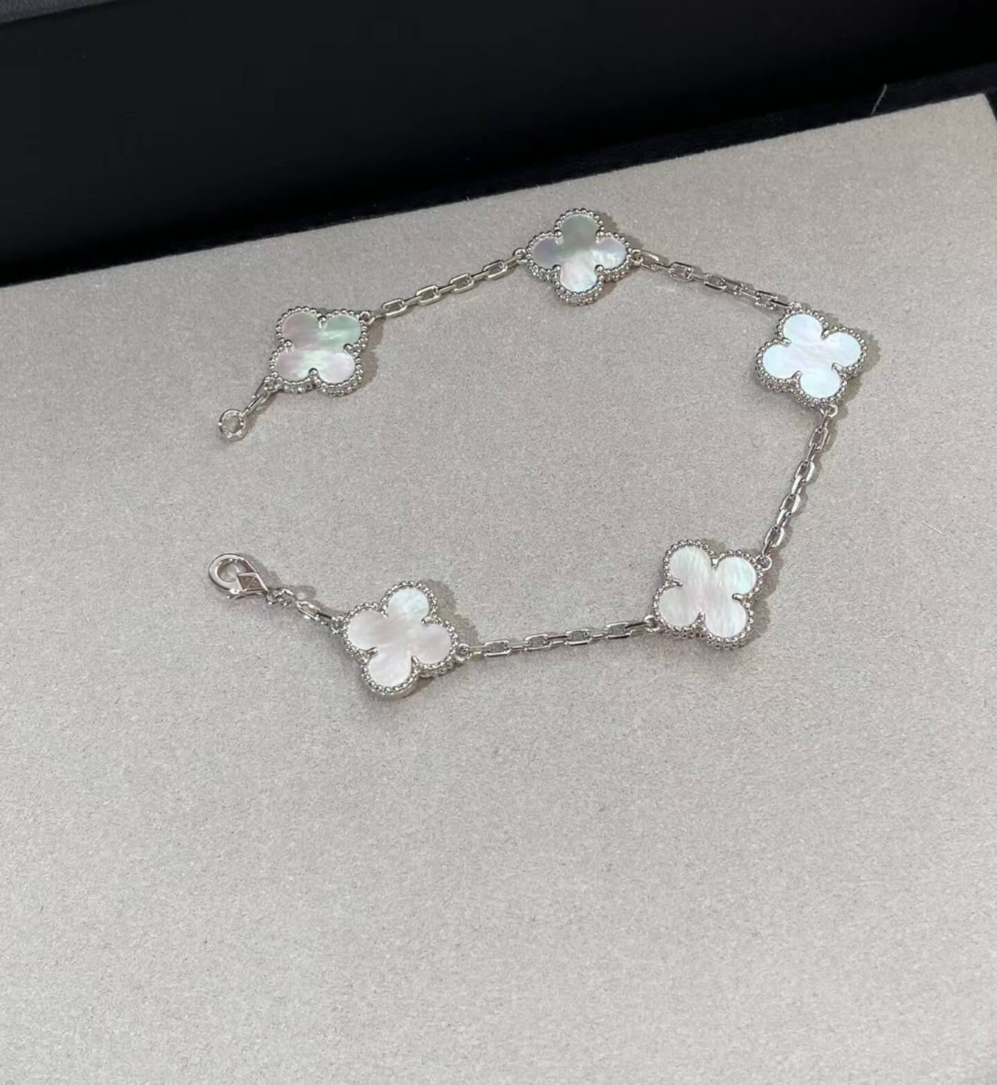 Van Cleef & Arpels Bracelet-023