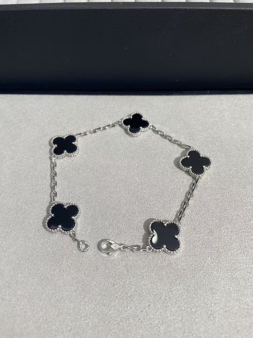 Van Cleef & Arpels Bracelet-028